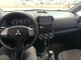 Se vende Mitsubishi Colt 2006