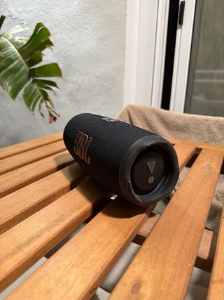JBL Charge 5 Negro/Rojo Poco Uso