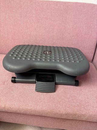 Reposapiés ergonómico gris