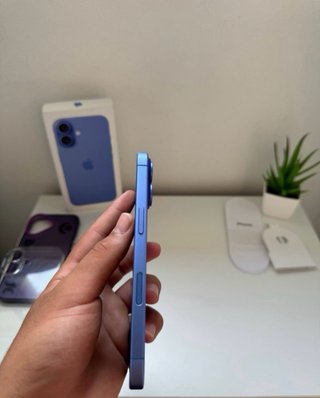 iPhone 16 Azul