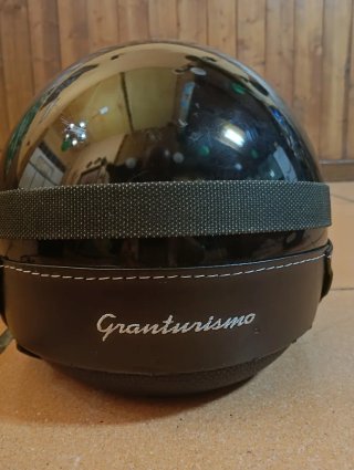 Casco de moto negro brillante