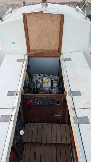 Llaut fibra 4,99m con motor Solé 15CV