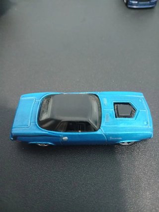 Coche azul de juguete