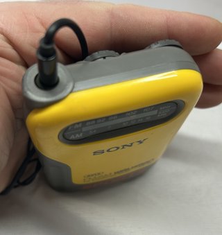 Sony Walkman SRF-85 Sports Radio Vintage