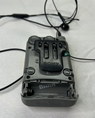 Sony Walkman SRF-85 Sports Radio Vintage