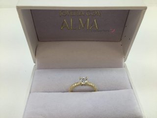 anillo oro 18k con piedra con circonita