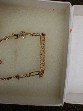 Pulsera de oro bajo con eslabones