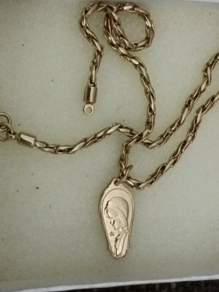 Cadena  oro bajo con colgante