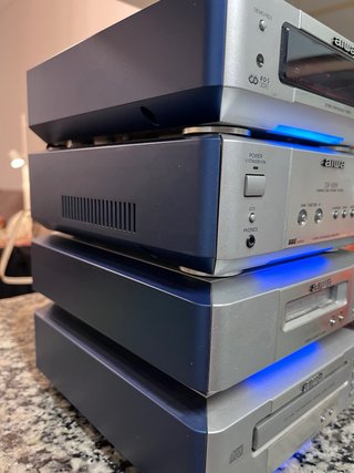 Mini cadena Aiwa XR-M99 luces azules