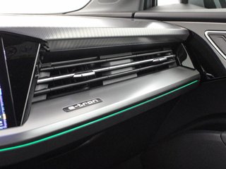 AUDI Q4 E-TRON AUDI Q4 ADVANCED 40 E-TRON 150,00 KW 59,0 KWH