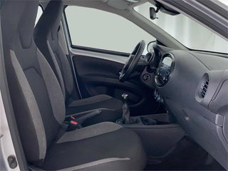 TOYOTA Aygo X Cross Play