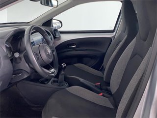 TOYOTA Aygo X Cross Play