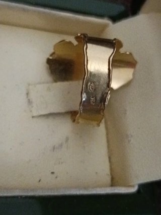 Anillo Oro 18 kl    Rubí y onix