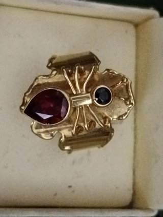 Anillo Oro 18 kl    Rubí y onix