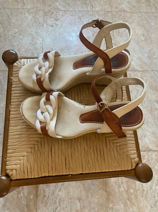 Sandalias Guess cuña 38 tacón 8cm