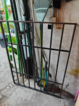 Reja metálica de seguridad