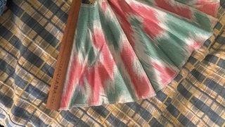 Abanico de tela con diseño ikat