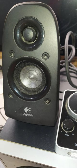Altavoces Logitech Z4 2.1
