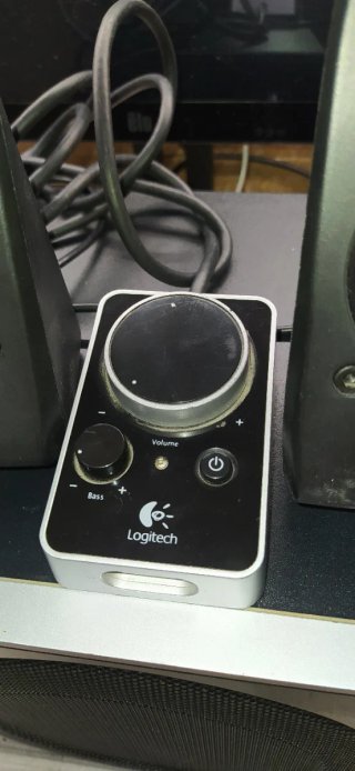 Altavoces Logitech Z4 2.1