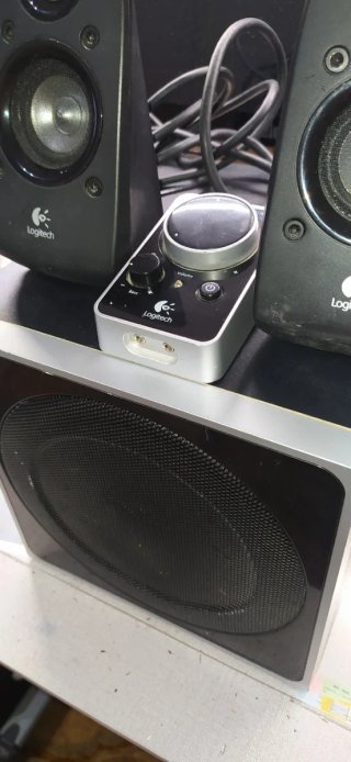 Altavoces Logitech Z4 2.1