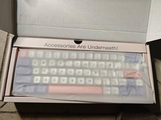 Teclado Mecánico Gaming EPO Rosa Blanco