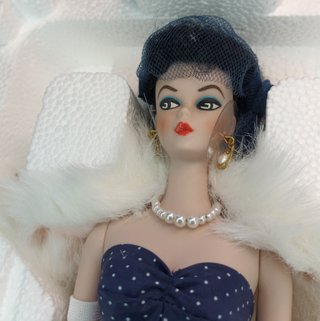 Barbie Gay Parisienne Porcelain 1991 - NRFB