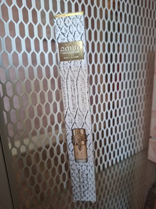 Perfume  arabe Afnan Musamam White Intense Bolso