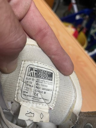 Patines blancos para niña