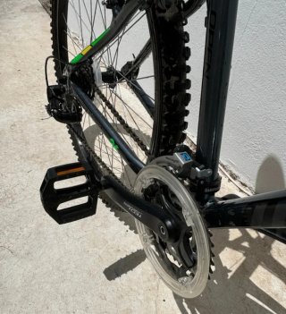 Bicicleta de Montaña Negra y Verde