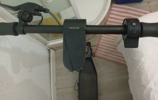 Patinete eléctrico gris