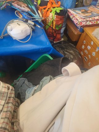 Lote de peluches y ropa ,libros