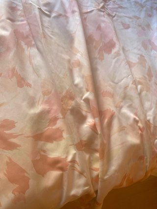 Cortinas de salón beige y rosa