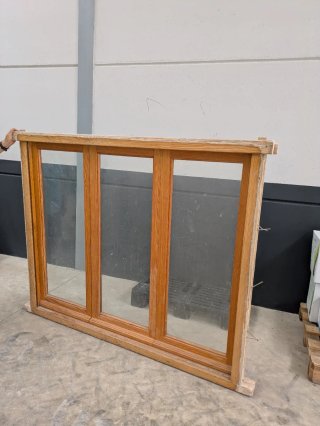 Ventana de madera con 3 cristales