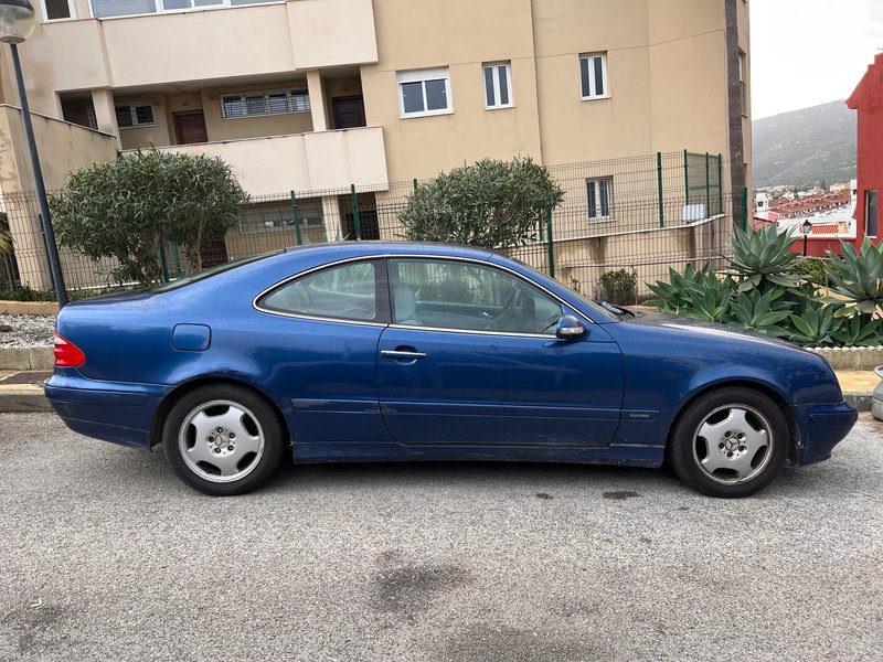 Mercedes-Benz  CLK 2001 - foto 1