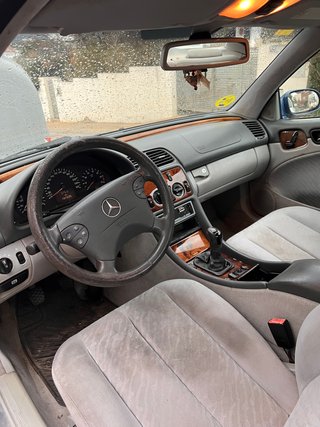 Mercedes-Benz  CLK 2001