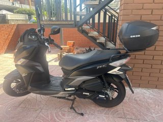 Maxi Scooter Negra