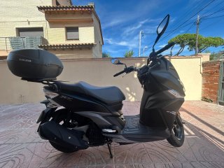 Maxi Scooter Negra