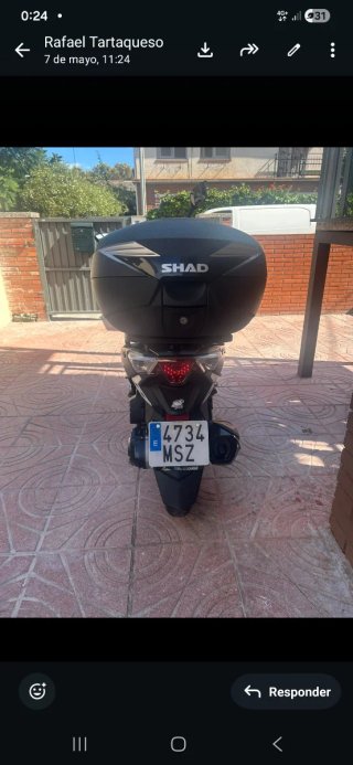 Maxi Scooter Negra