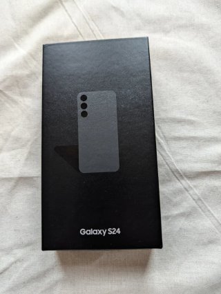 Samsung Galaxy S24 2 fundas y caja