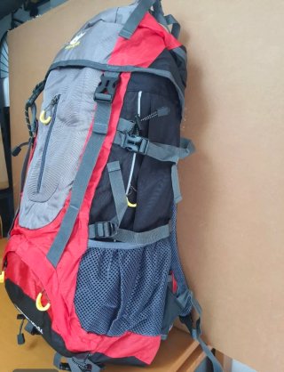 Mochila Trekking 70L Gris y Roja