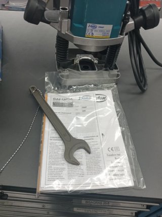 Fresadora Virutex FR66P 1300W
