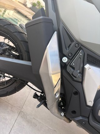 Honda X-ADV 750 2026 Escape Completo Original