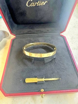 Pulsera Cartier Love Oro 18k