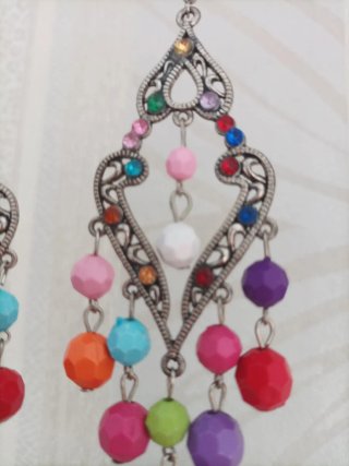 Pendientes fantasía largos con abalorios
