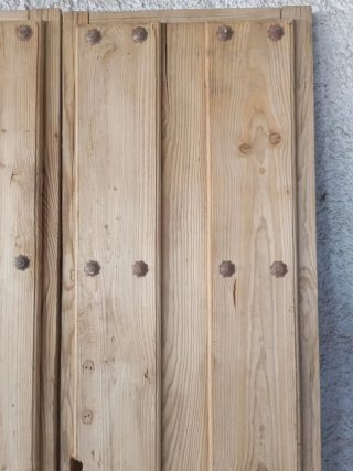Puerta  madera 2 hojas con clavos 200x105cm