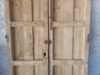 Puerta  madera 2 hojas con clavos 200x105cm