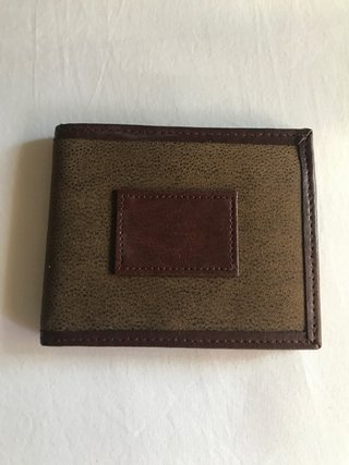 Cartera de piel marrón