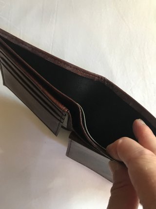Cartera de piel marrón