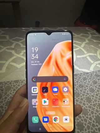 Teléfono Oppo Azul con funda