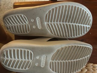 Chanclas Crocs Beige Talla [Talla]